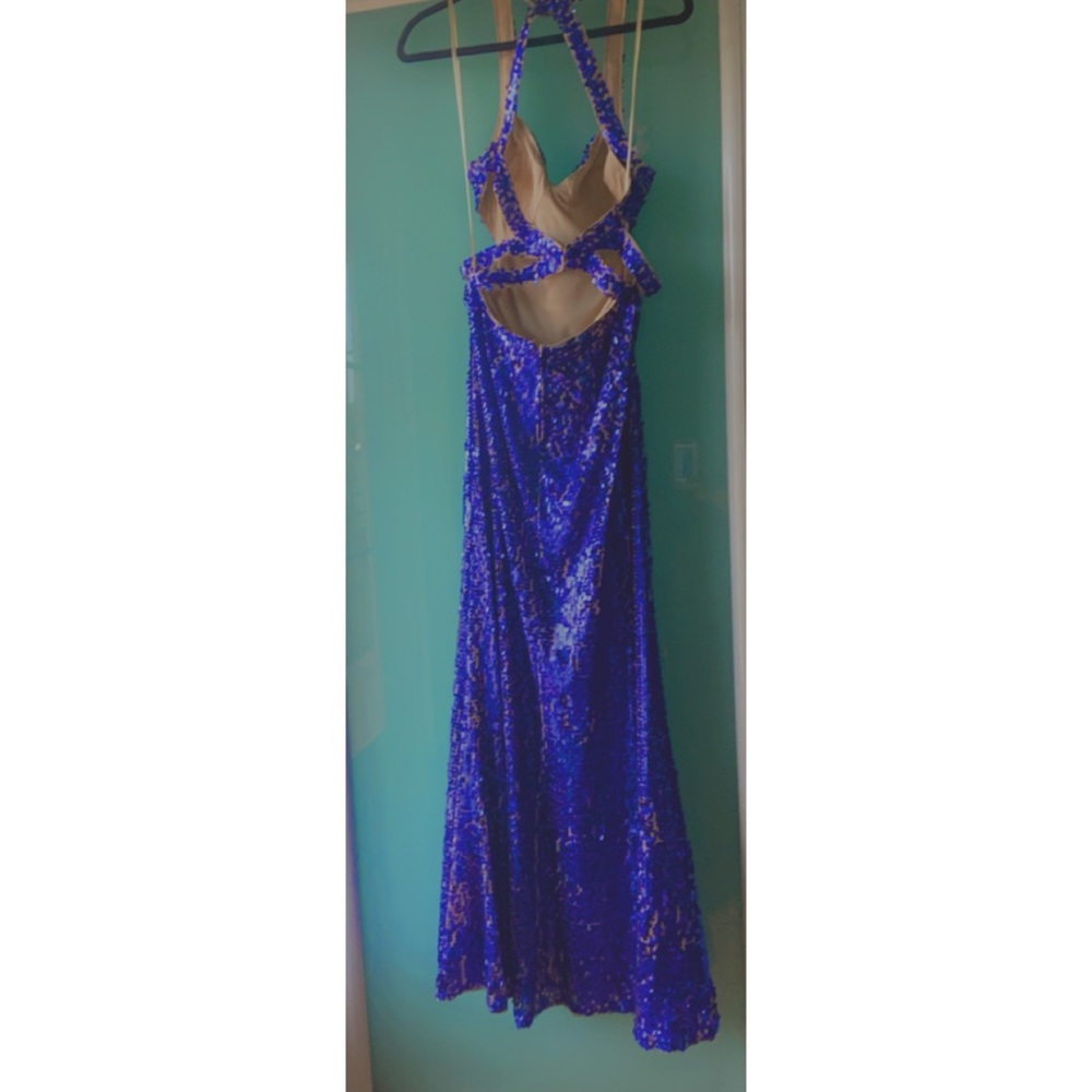 Dress - Picture 3 of 3